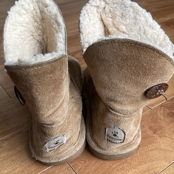 👠BOGO FREE👠BEAR PAWS💫 Girls Tan Slip-On Ugg Style Boots - Picture 3 of 11